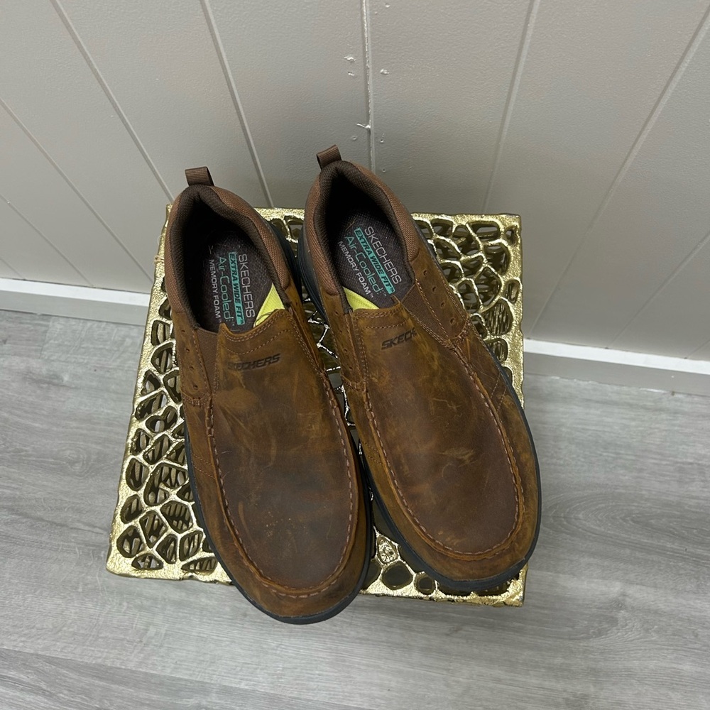 Skechers Men's Brown Leather Slip-On Loafers Size 11